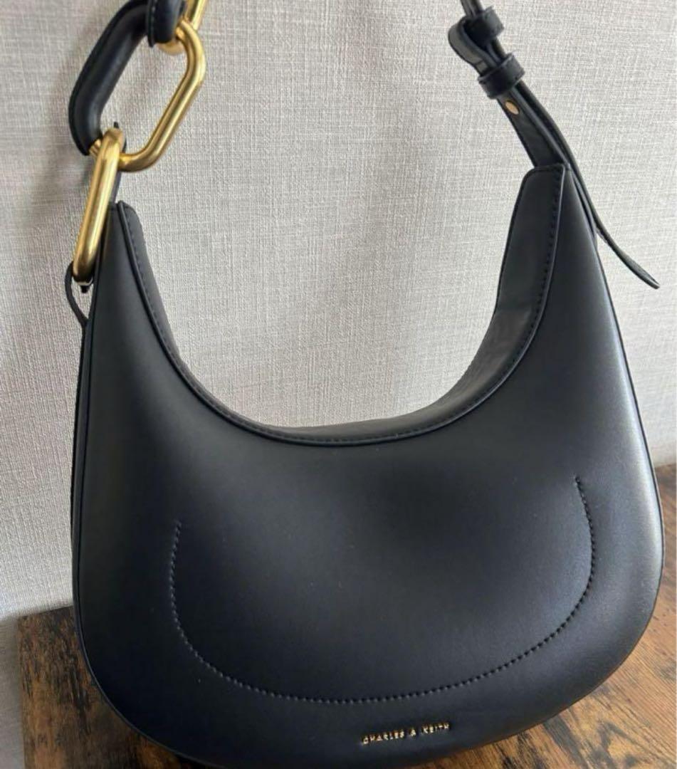 Kora コラ メタリックアクセントムーンバッグ