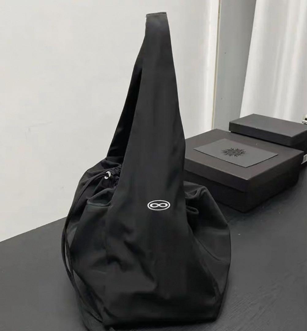 eight series ショルダーバッグ