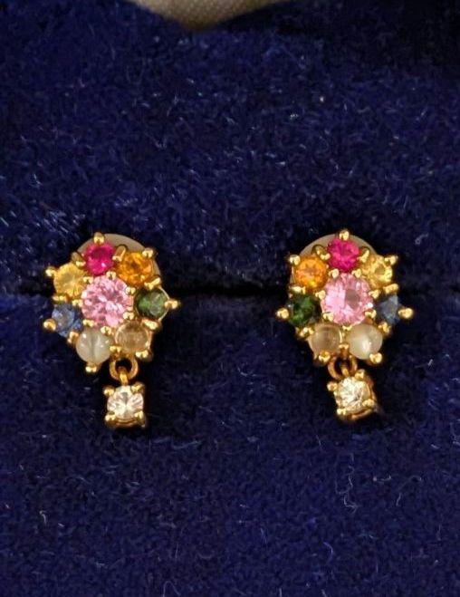 ♥可愛いピアス♥K18金　ゴールド　ジュエリー　石付き　ピアス