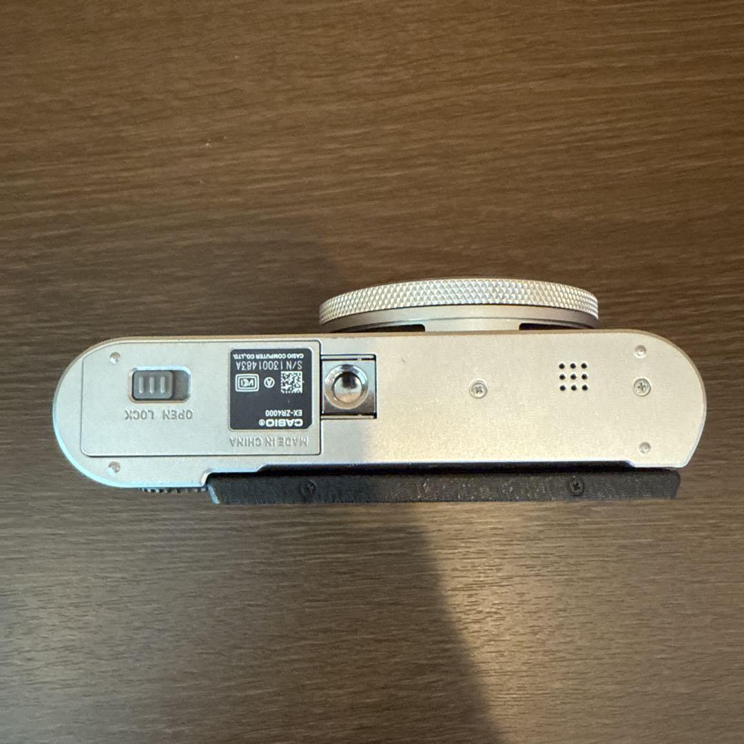 CASIO EX-ZR4000コンパクトデジタルカメラ