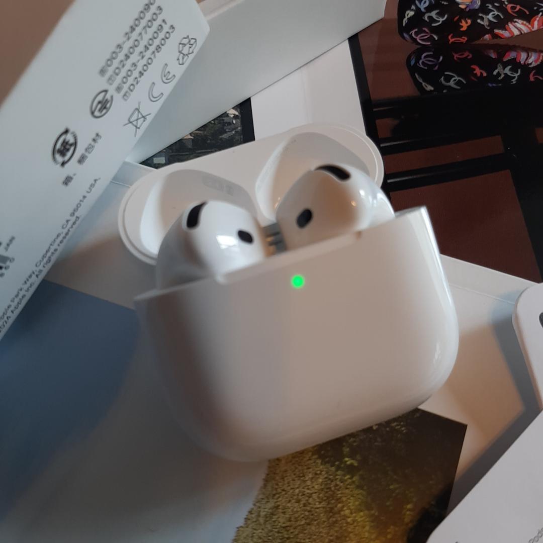 ％ Apple AirPods 4 エアポッズ 第4世代 アップル