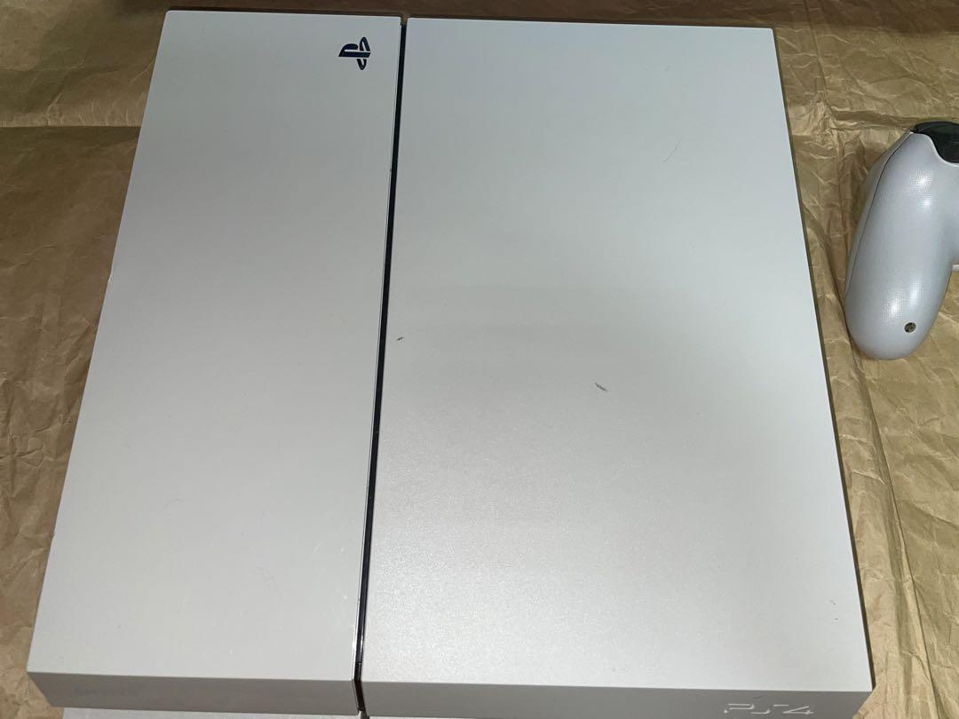 PlayStation®4 グレイシャー・ホワイト 500GB(中古品)