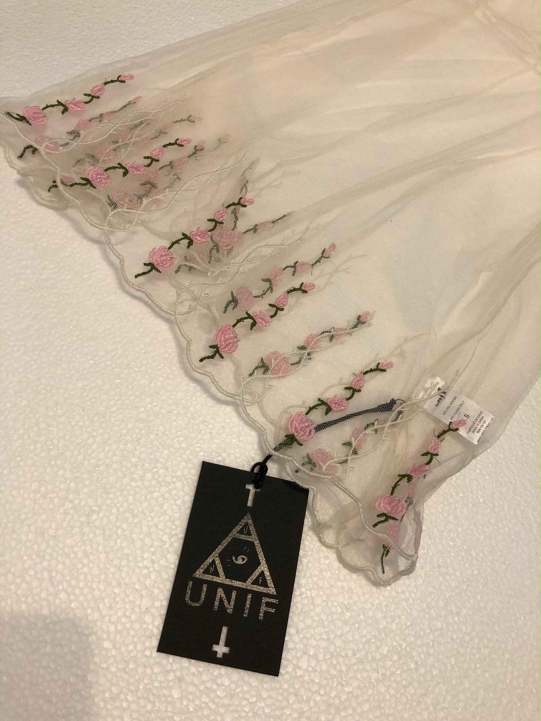 UNIF／チュールワンピ／花 UNIF／チュールワンピ／花