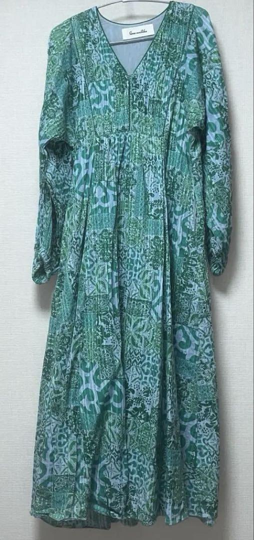 ワンピース Sara mallika Tile Pattern Shirring Dress