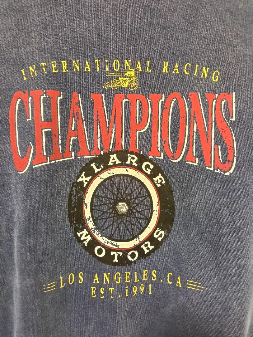 スウェットXLARGE MOTORS CREWNECK SWEATSHIRT