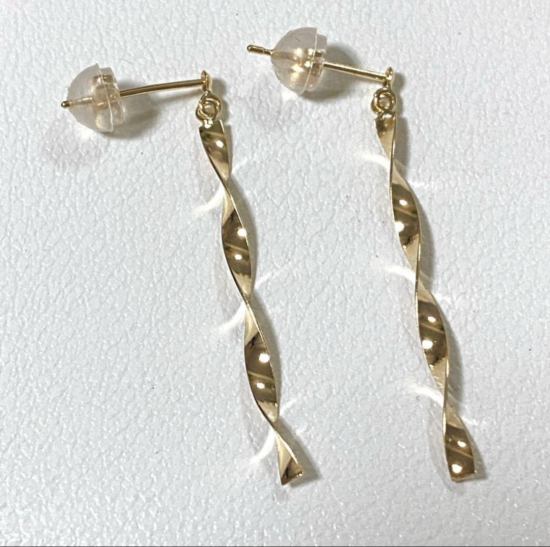 K18　ツイスト ピアス 18金　18K アクセサリー