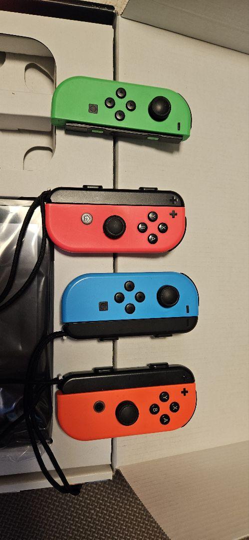 Nintendo Switch 本体セット 充電グリップ、携帯ケース付 Nintendo Switch 本体セット 充電グリップ、携帯ケース付