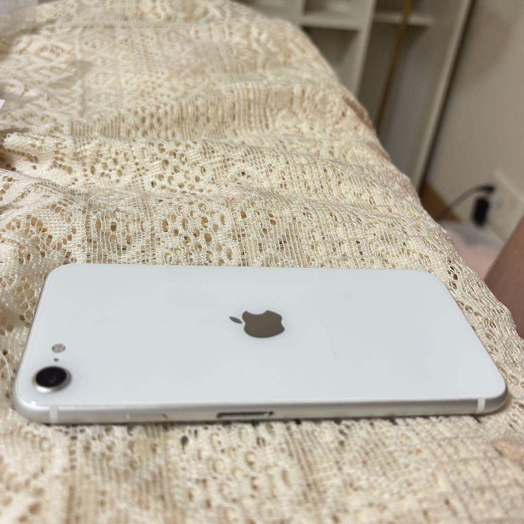 Apple iPhone se第2世代 ホワイト 本体 Apple iPhone SE第二世代 ホワイト 本体