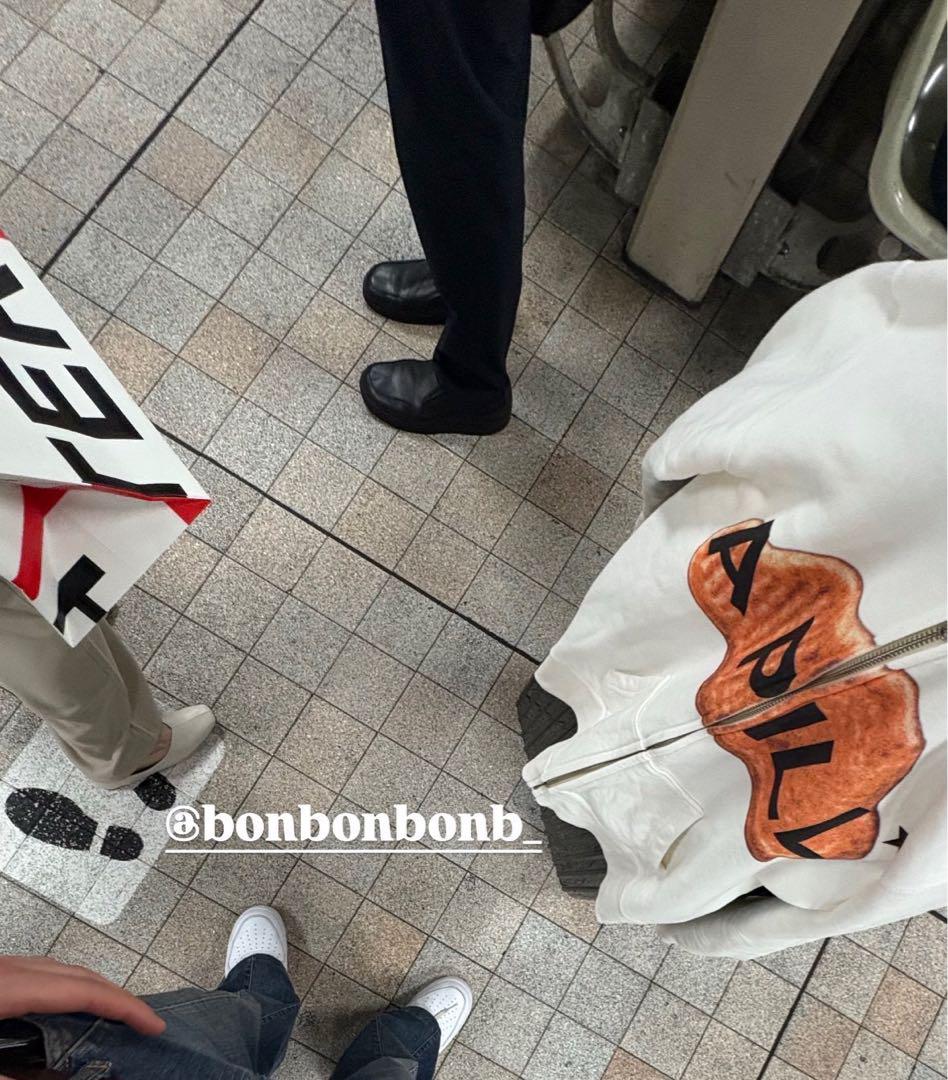 最終値下げ&即日発送可bonb A pill hoodie flexwitme