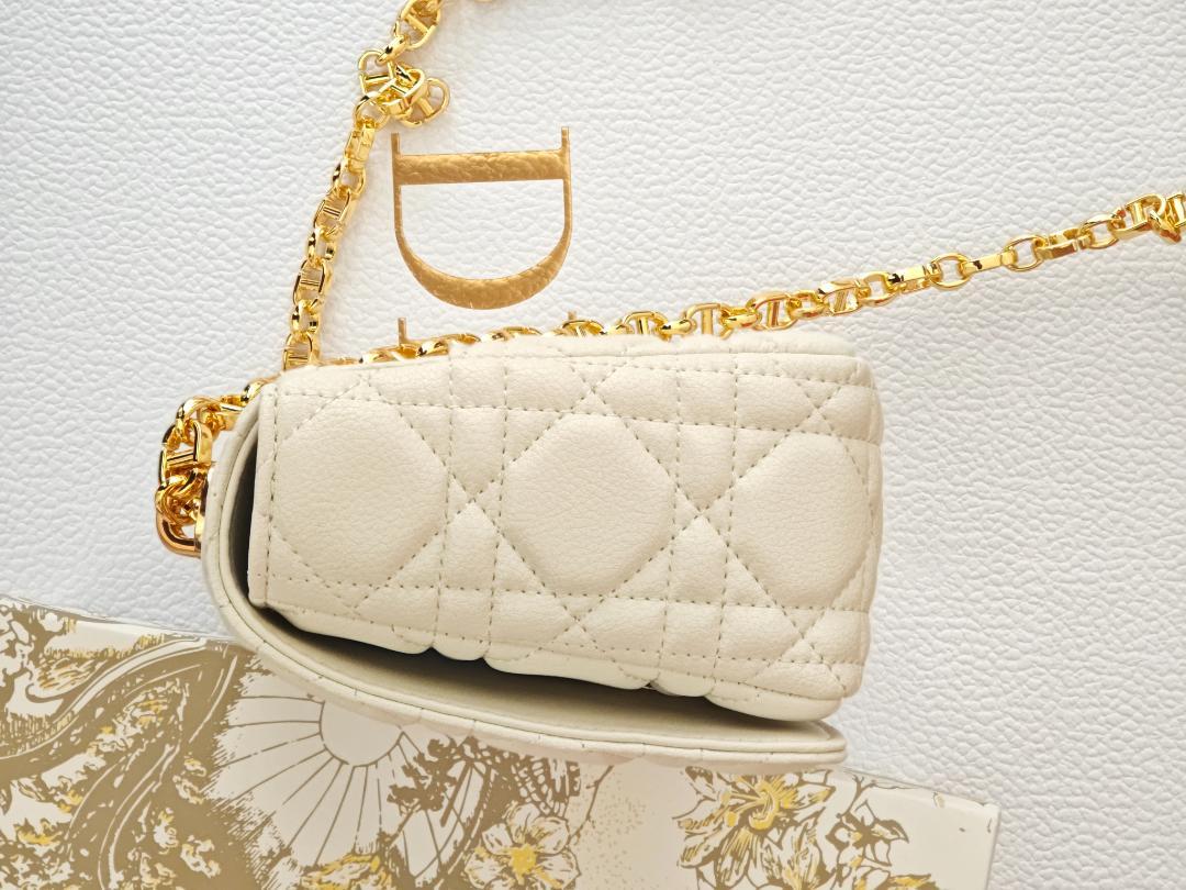 Dior ホワイトレザー