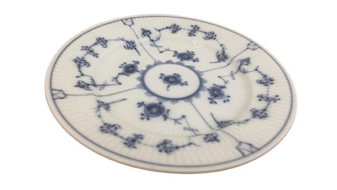 ロイヤルコペンハーゲン　ブルーフルーテッド ハーフレース プレート 17cm