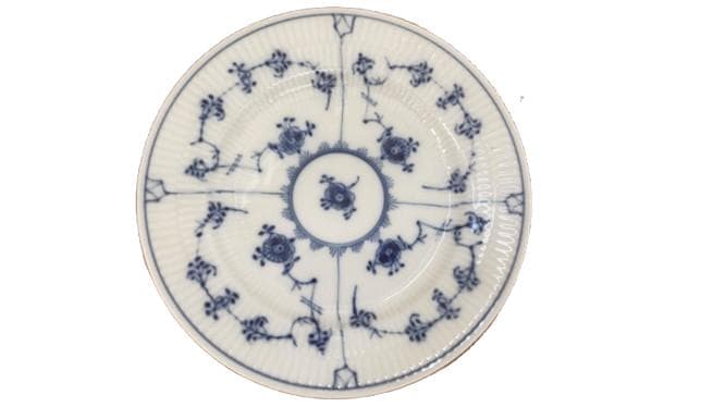 ロイヤルコペンハーゲン　ブルーフルーテッド ハーフレース プレート 17cm