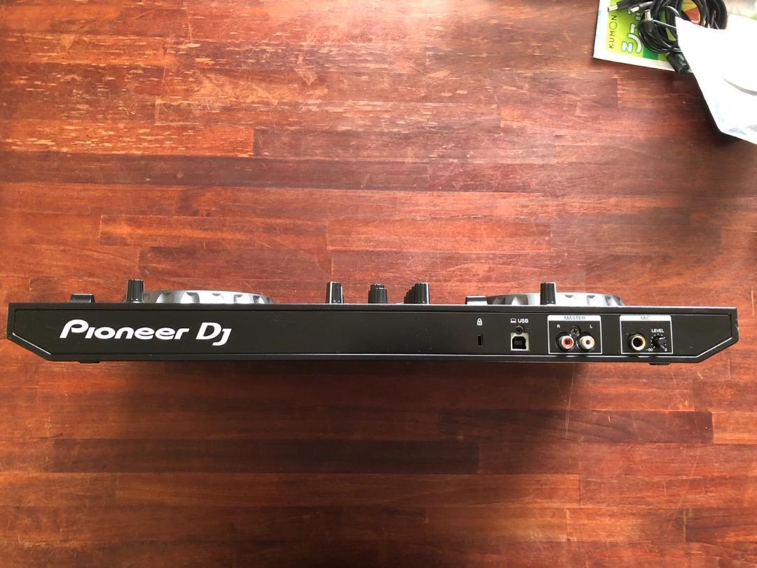 Pioneer DJ DDJ-RB コントローラー