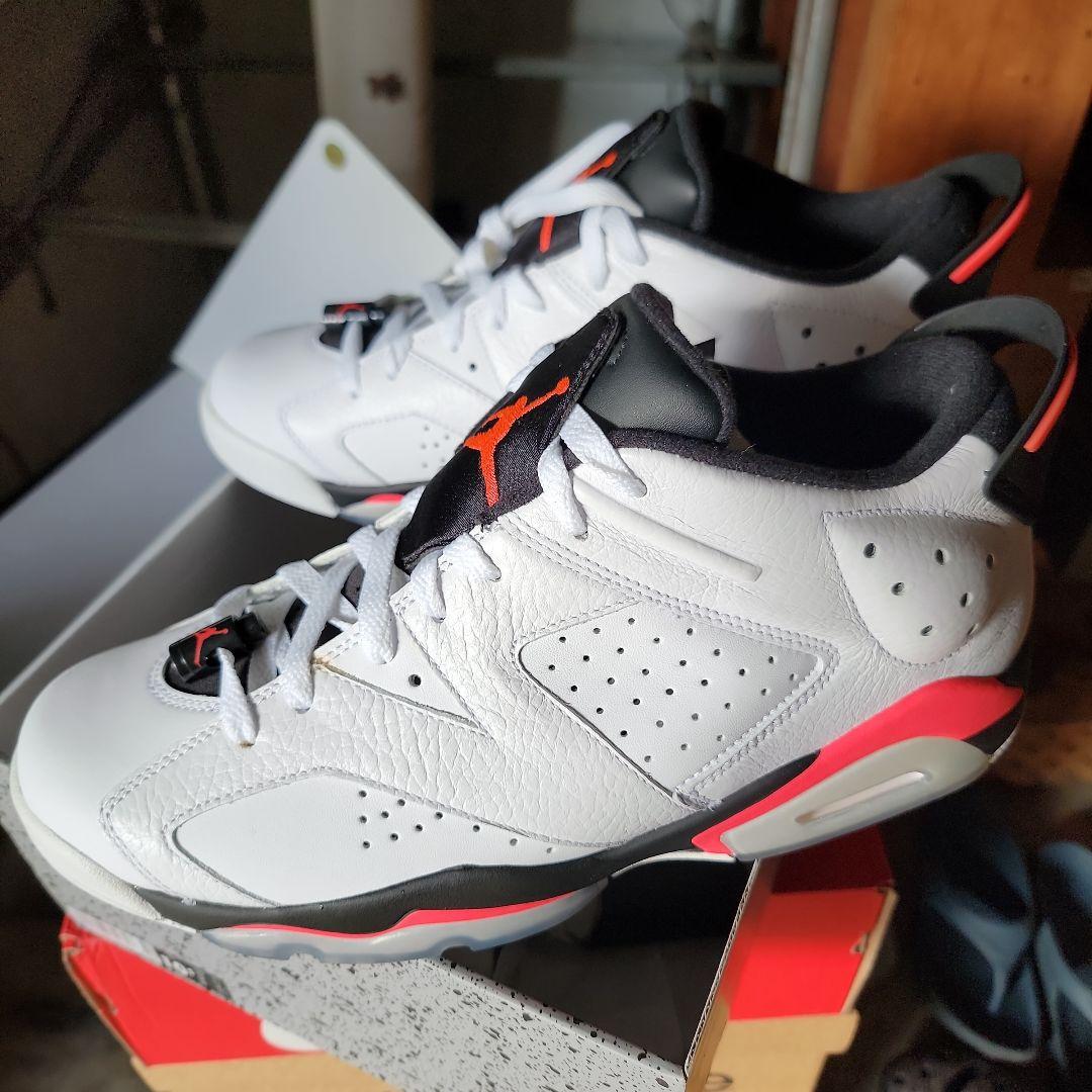 Jordan6 low ホワイト/ブラック/レッド スニーカー