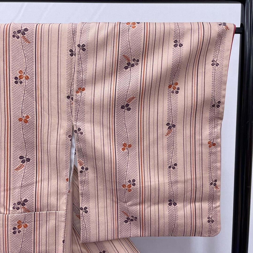 ★3681★ ポリエステル 小紋 ピンクみ薄茶色 紫色などの柄 ★3681★ ポリエステル 小紋 ピンクみ薄茶色 紫色などの柄