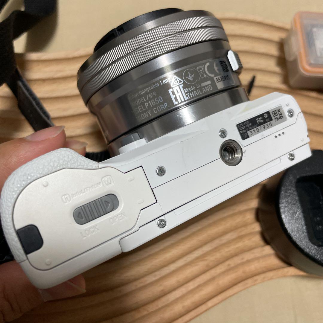 新品最新作 即購入OK バッテリー5つ付き 箱無し ignMO-m77648323959 SONY α5100 人気セール