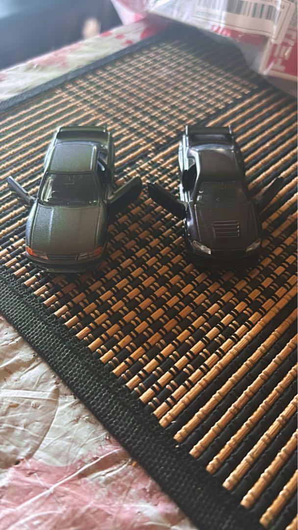 ミニカー グレーと黒のセット
