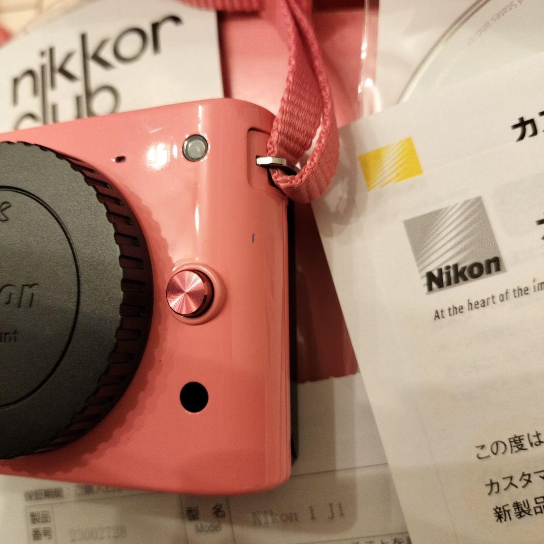 一眼レフカメラ　ダブルズームキット　 希少カラーNikonJ1　※確認事項あり！
