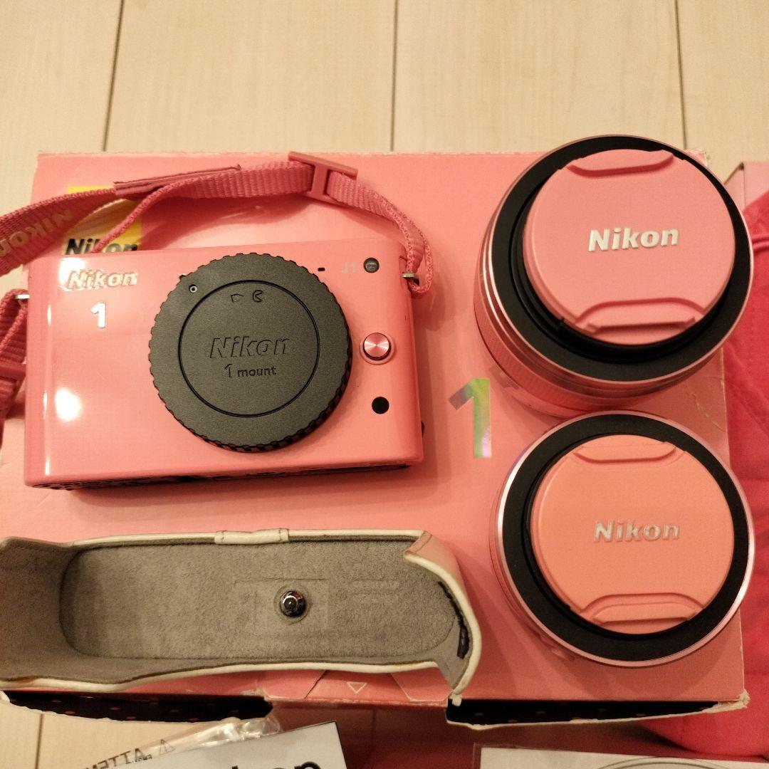 一眼レフカメラ　ダブルズームキット　 希少カラーNikonJ1　※確認事項あり！