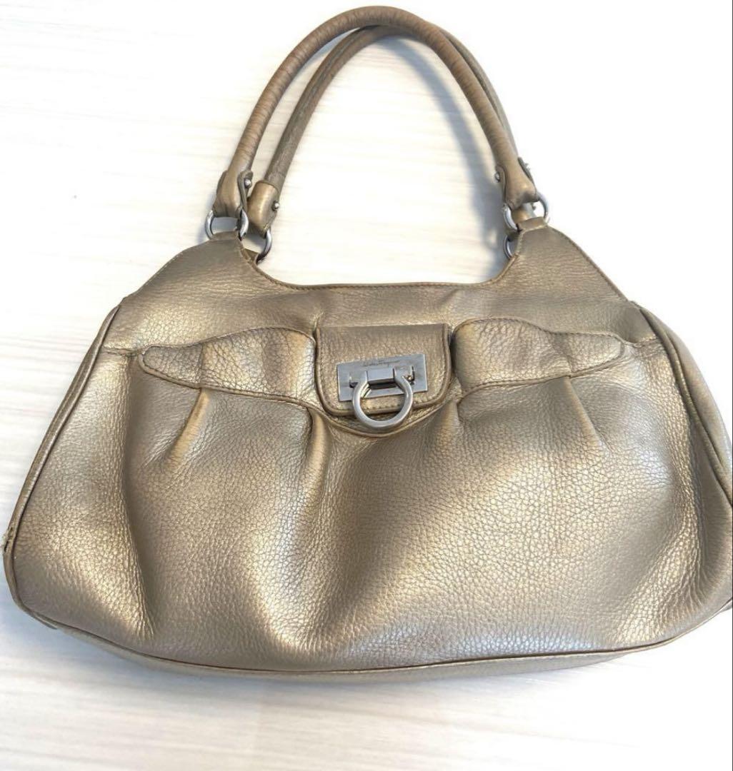 ❤️Salvatore Ferragamo　ガンチーニ　ハンドバッグ　ゴールド