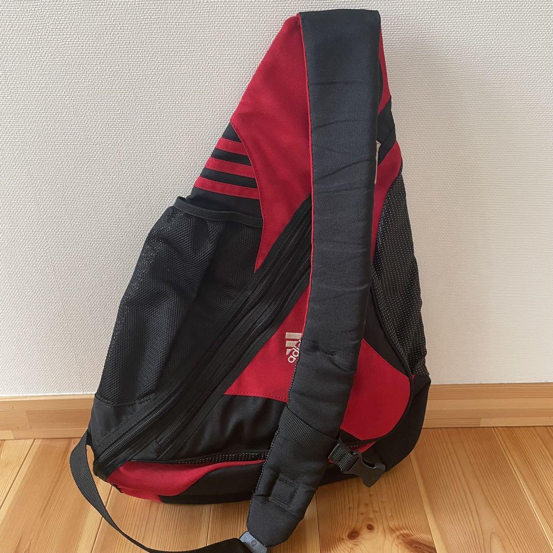 ● adidas