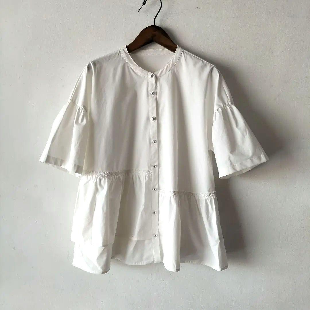 アシンメトリー　フリルシャツ