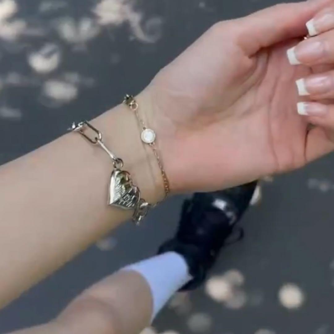 HTH magnet logo chain bracelet