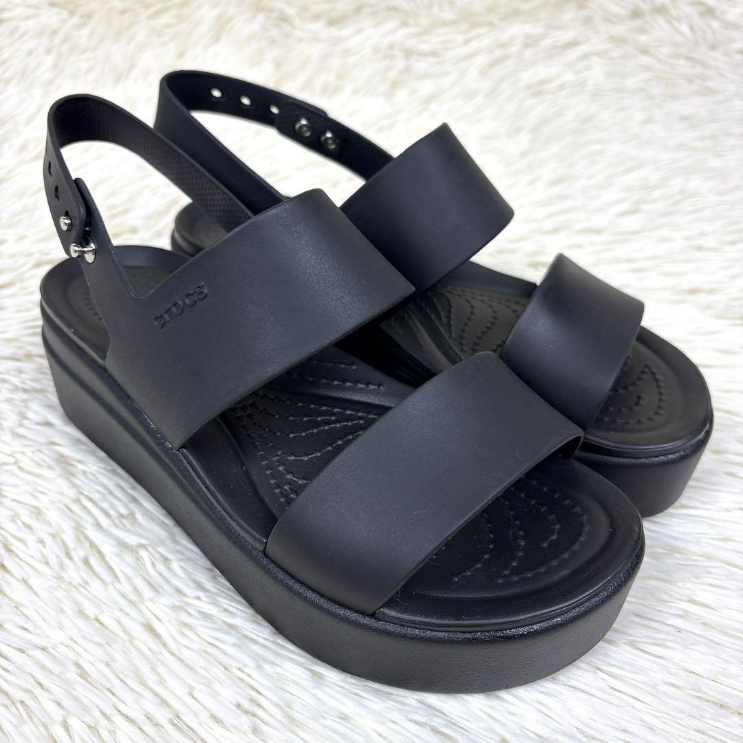 美品、W6、23cm相当、クロックス、crocs、ブルックリン、サンダル、黒、