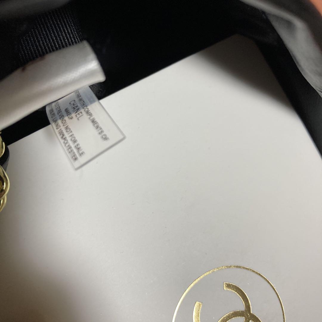 CHANEL ノベルティ チェーン立体ポーチ