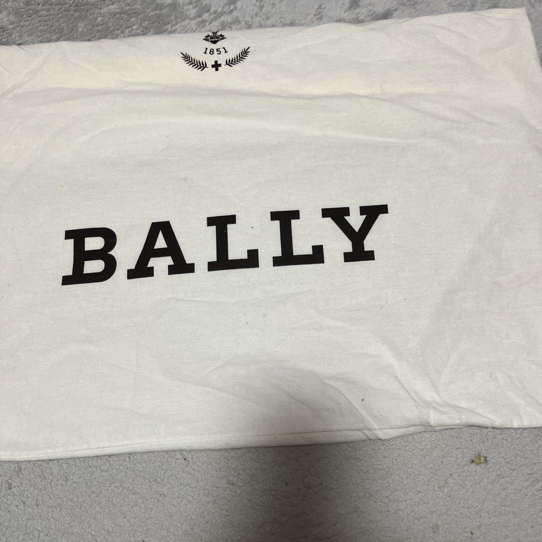 BALLYレザーショルダーバック