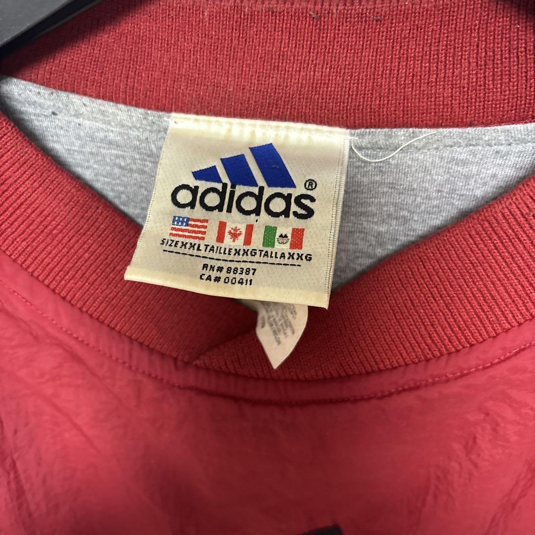 当社の 古着 90s ナイロンプルオーバー 赤 adidas 常田大希モデル ジャケット・アウター