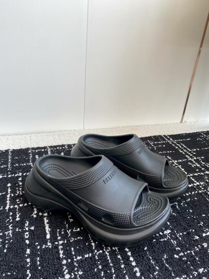 Balenciaga ブラック スポーツサンダル 36