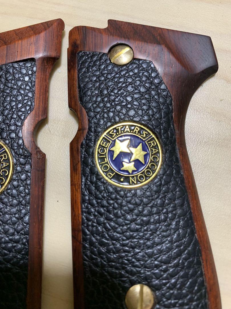 レア物　新品ベレッタ 各社m9用サムライエッジ風　真鍮グリップ レア物 新品ベレッタ m9用サムライエッジ木製、革グリップ