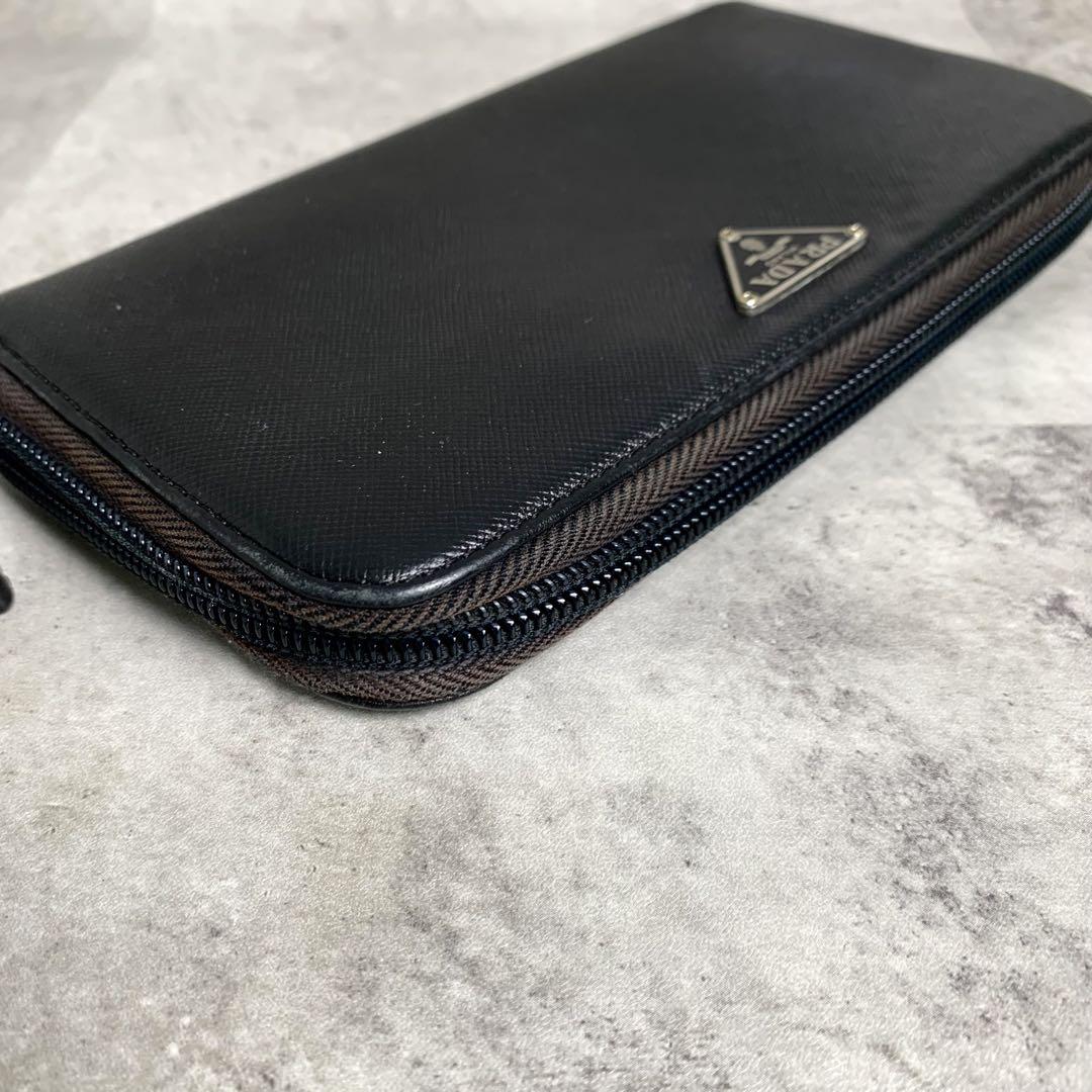 PRADA プラダ　三角ロゴ　サフィアーノ　ラウンドジップ　ブラック 長財布