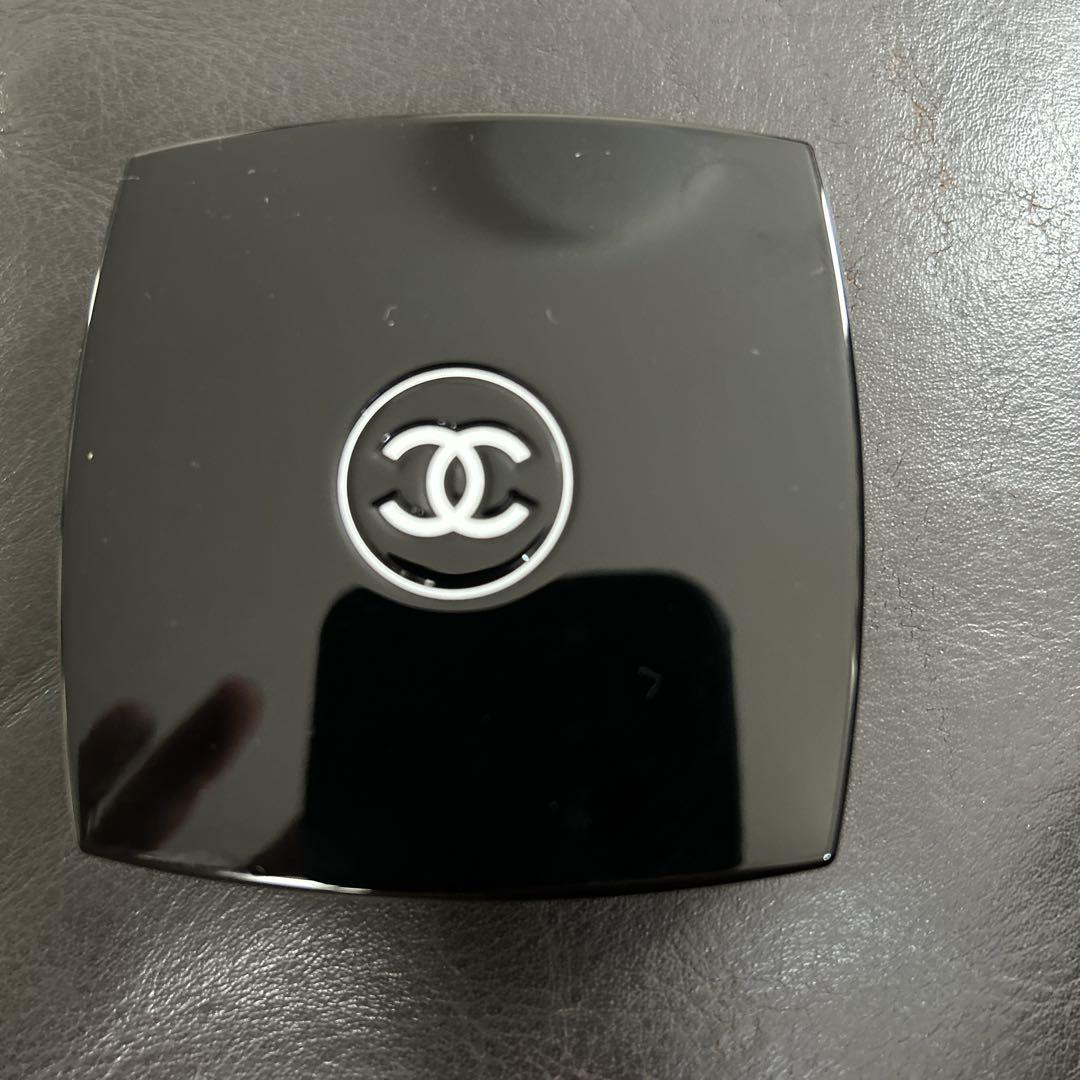 CHANEL アイシャドウ　レキャトルオンブル16 新品未使用品