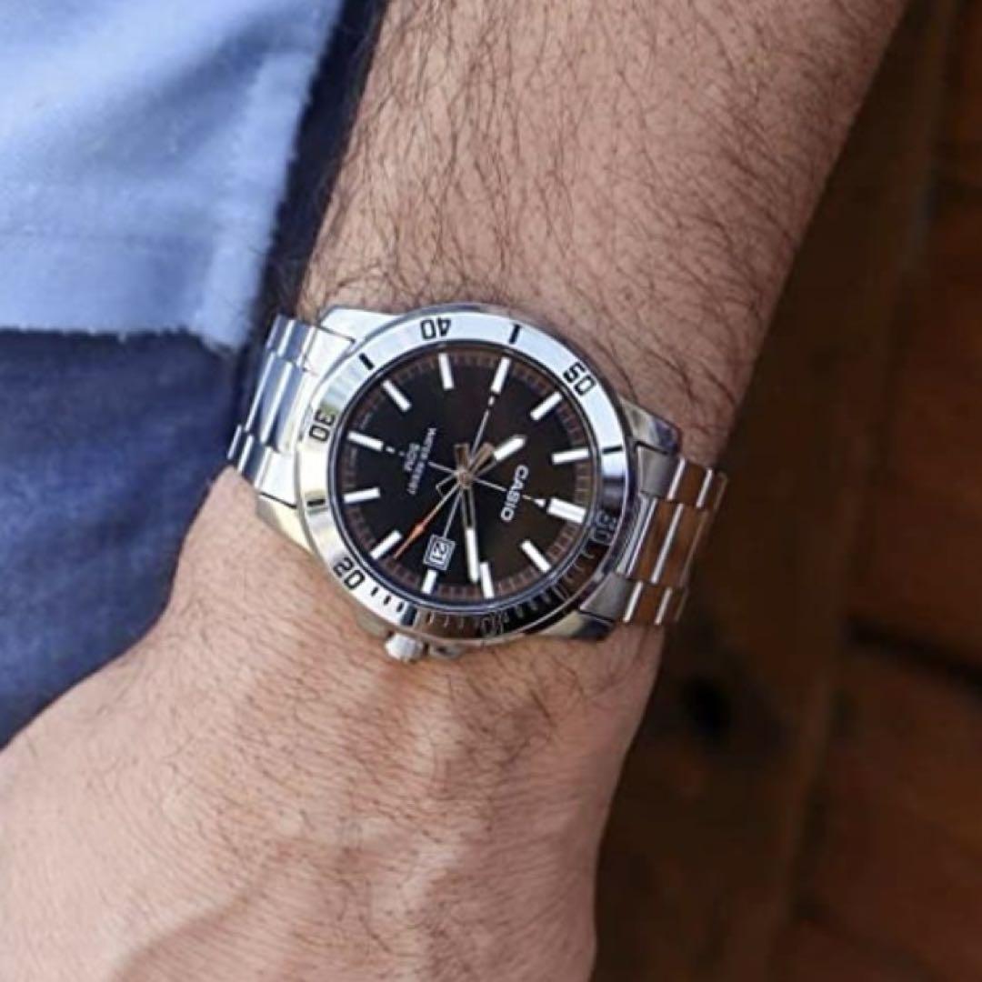 カシオ アナログ腕時計　新品　海外輸入ビッグフェイス　ステンレススチールモデル