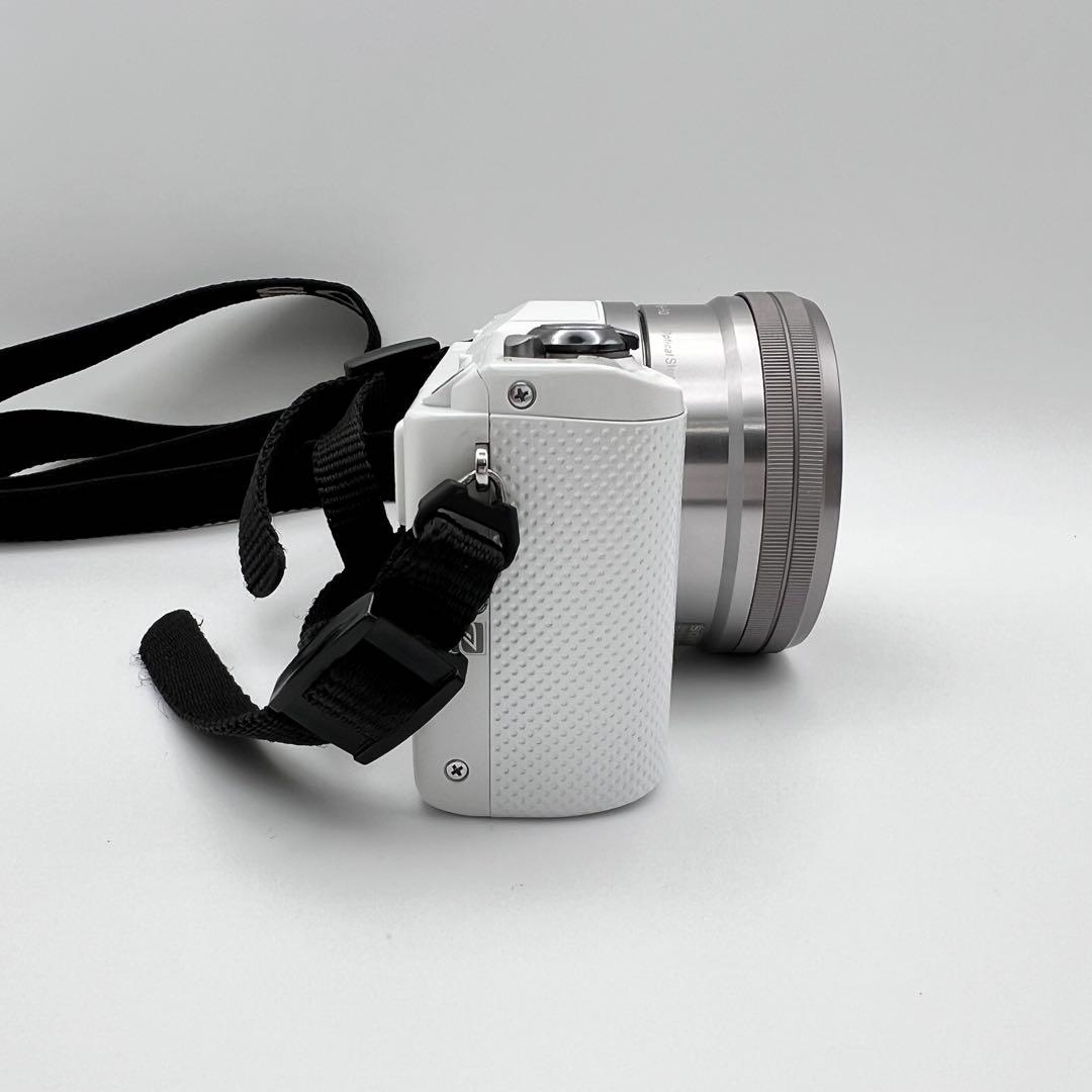 【完動品 美品】SONY α5000 ILCE-5000 ホワイト 動作確認済