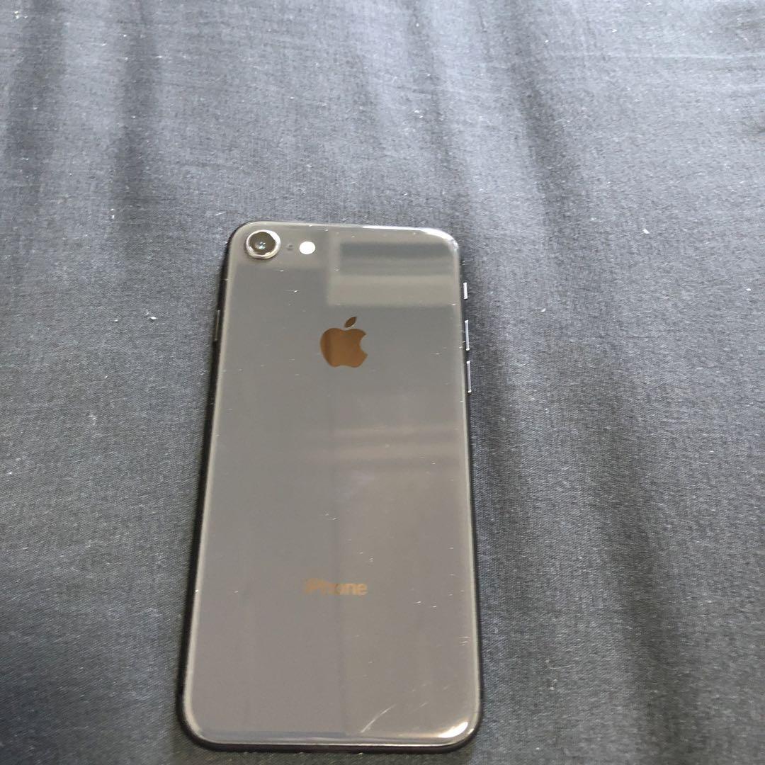 Apple iPhone 8 ブラック 本体　64㎇