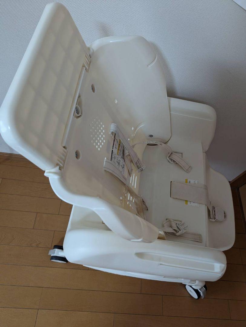 コンビ　ネムリラ　オートスウィング　combi　バウンサー　ハイローチェア