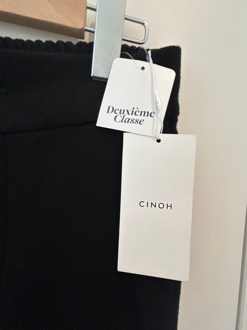 スリムフィットパンツ ♥XS(SS)・CHINON