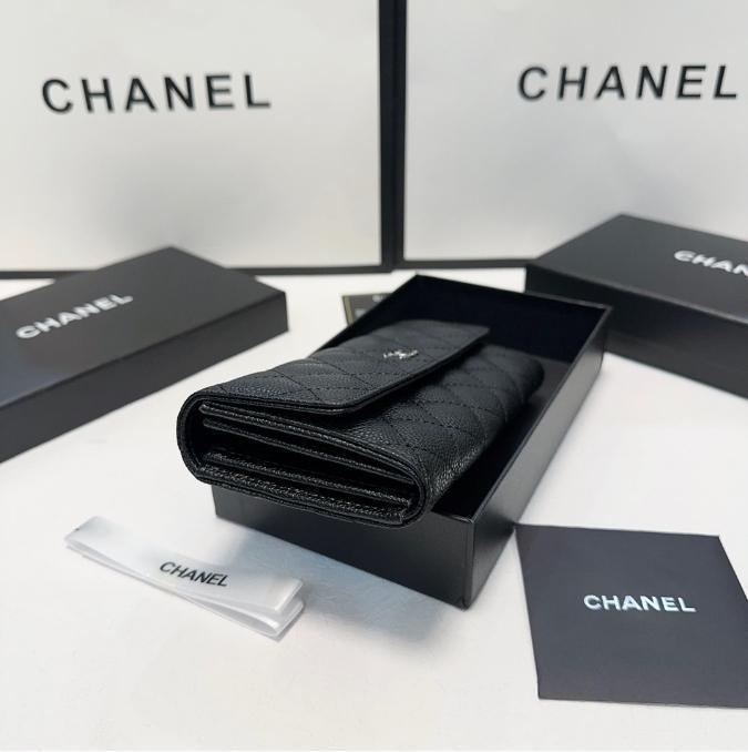 大人気！chanel 二つ折り財布！