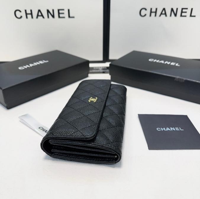 大人気！chanel 二つ折り財布！