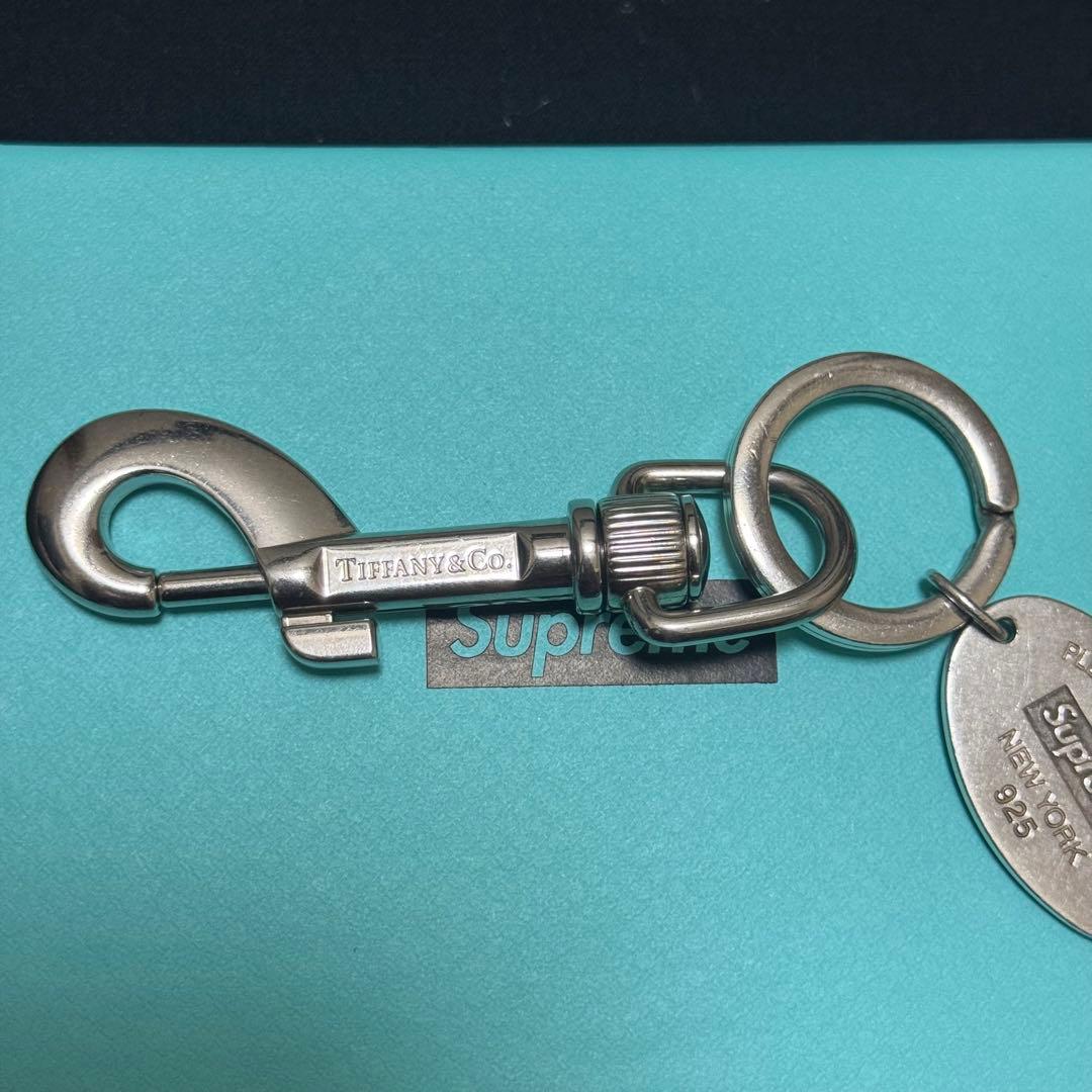 Supreme Tiffany Oval Tag Keyring - メルカリ