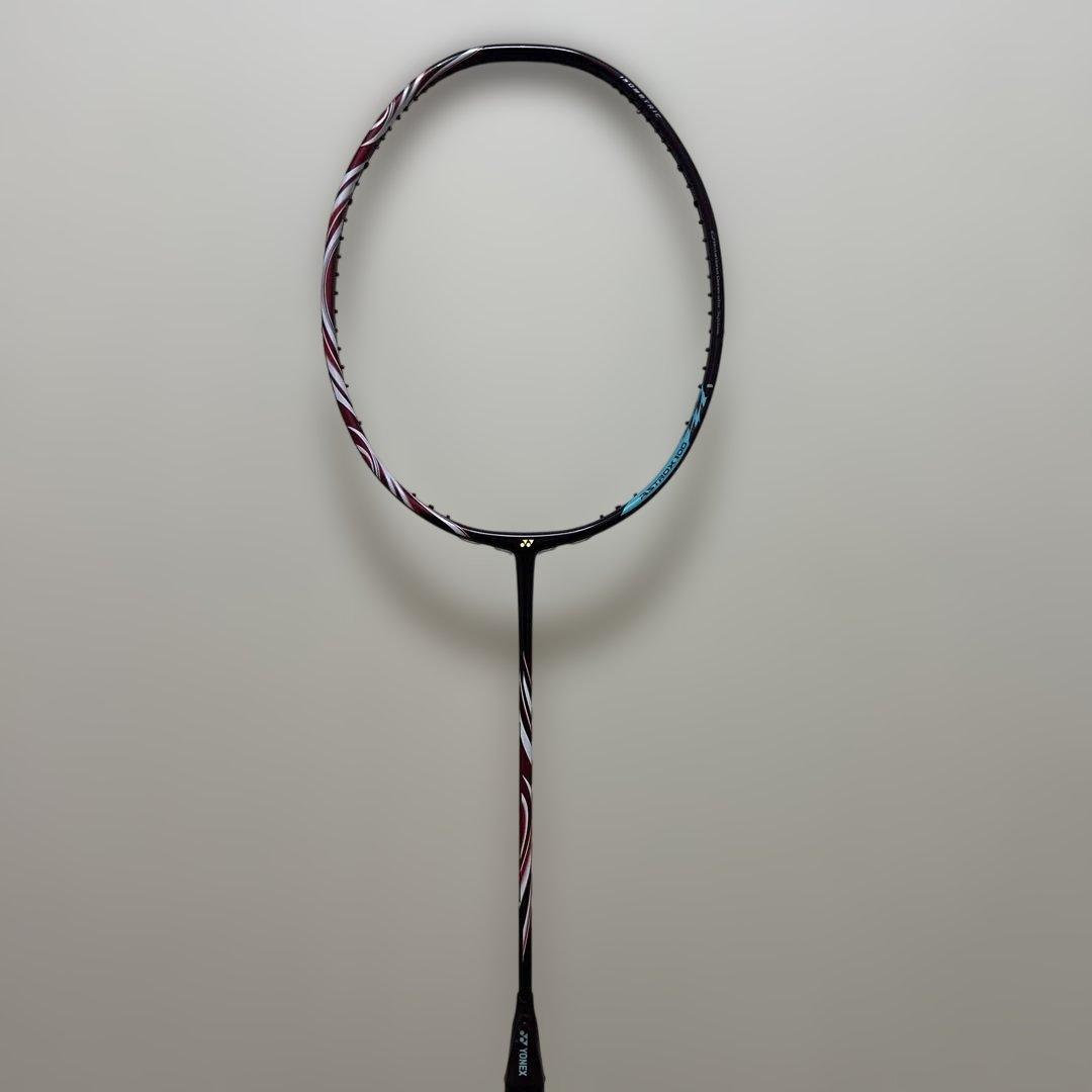 ASTROX 100ZZ 4u5 バドミントンラケットYONEX