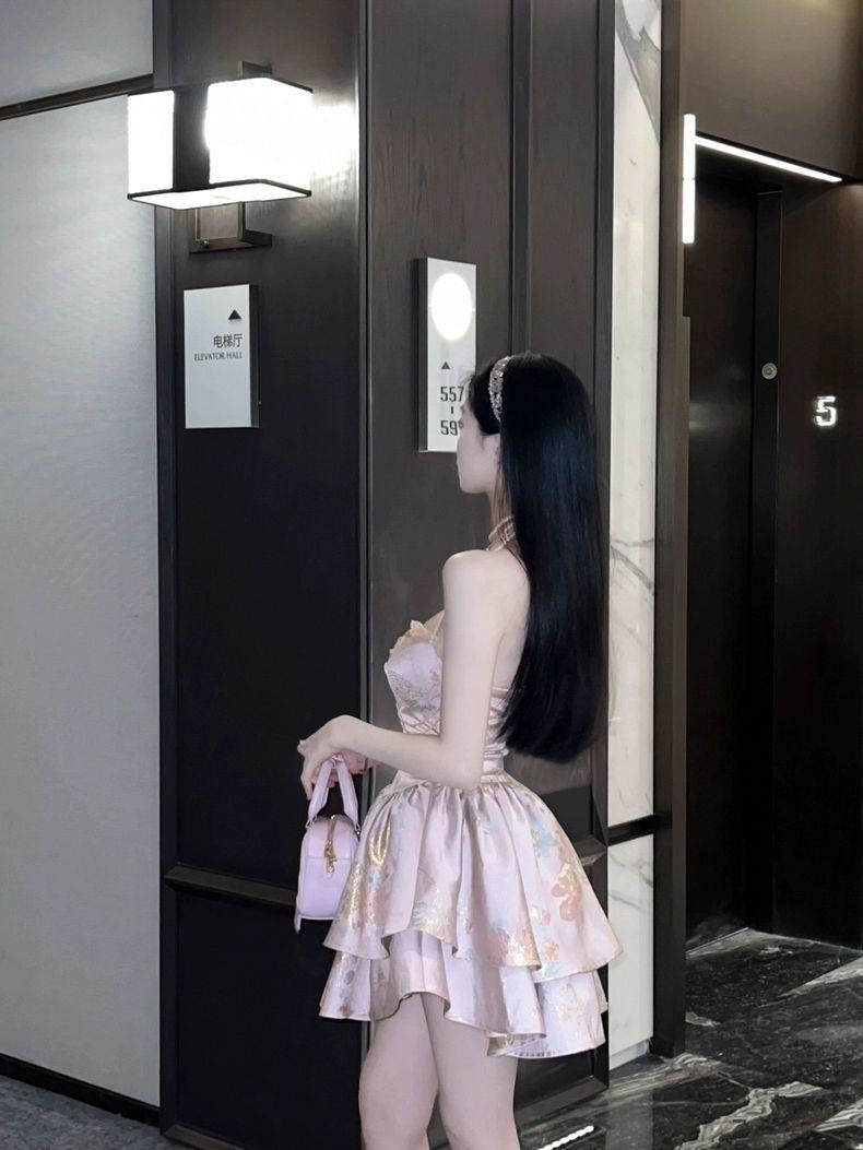フラワープリーツミニドレス✨夏パーティーにピッタリな可愛い一枚 フラワープリーツミニドレス✨夏パーティーにピッタリな可愛い一