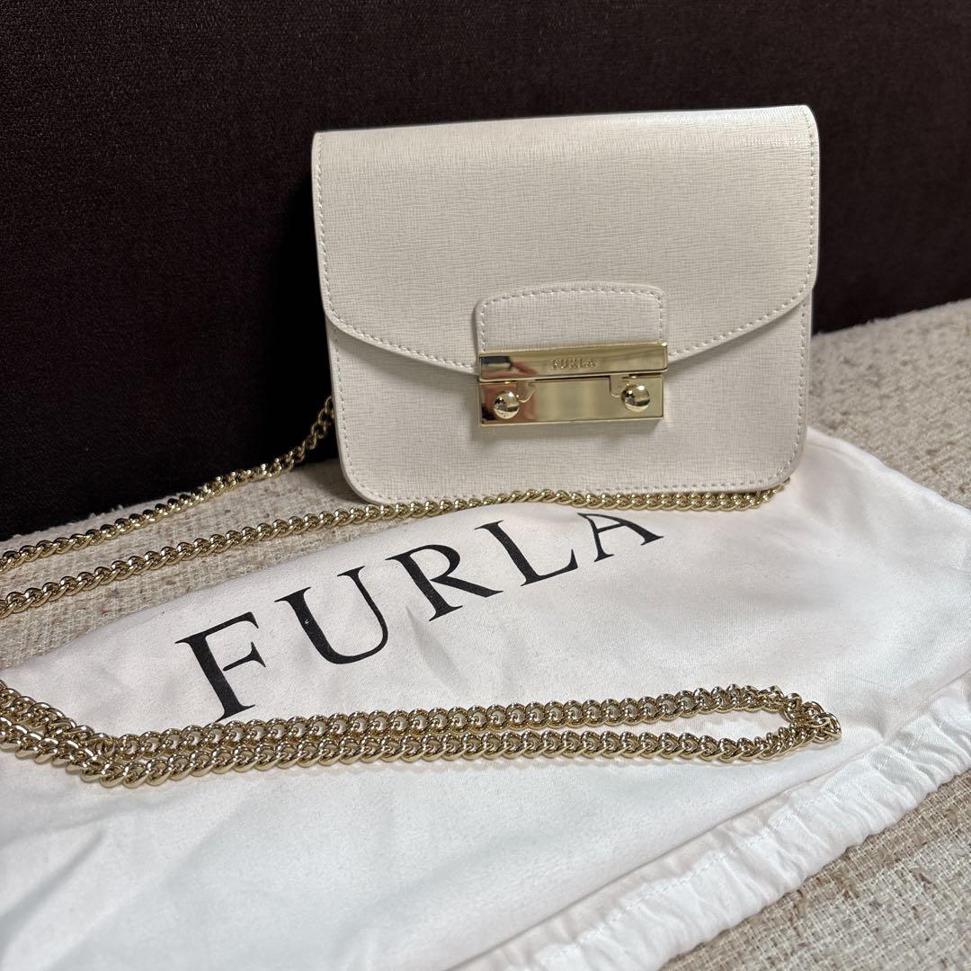 FURLA フルラ ショルダーバッグ ポーチ ホワイト