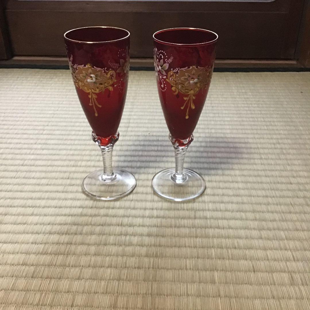 ボヘミアガラス赤花の図金彩シャンパングラス2