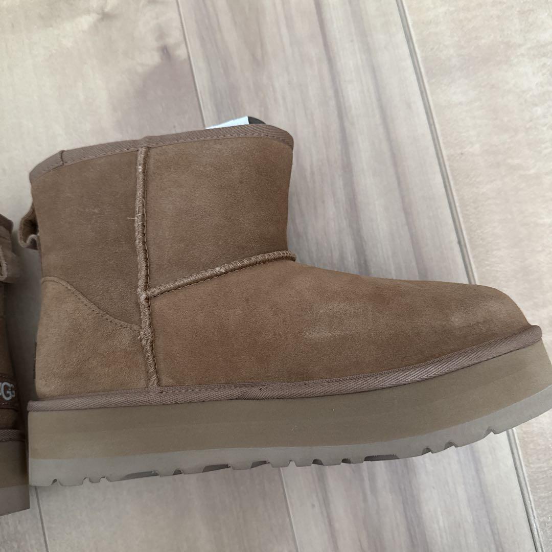UGG