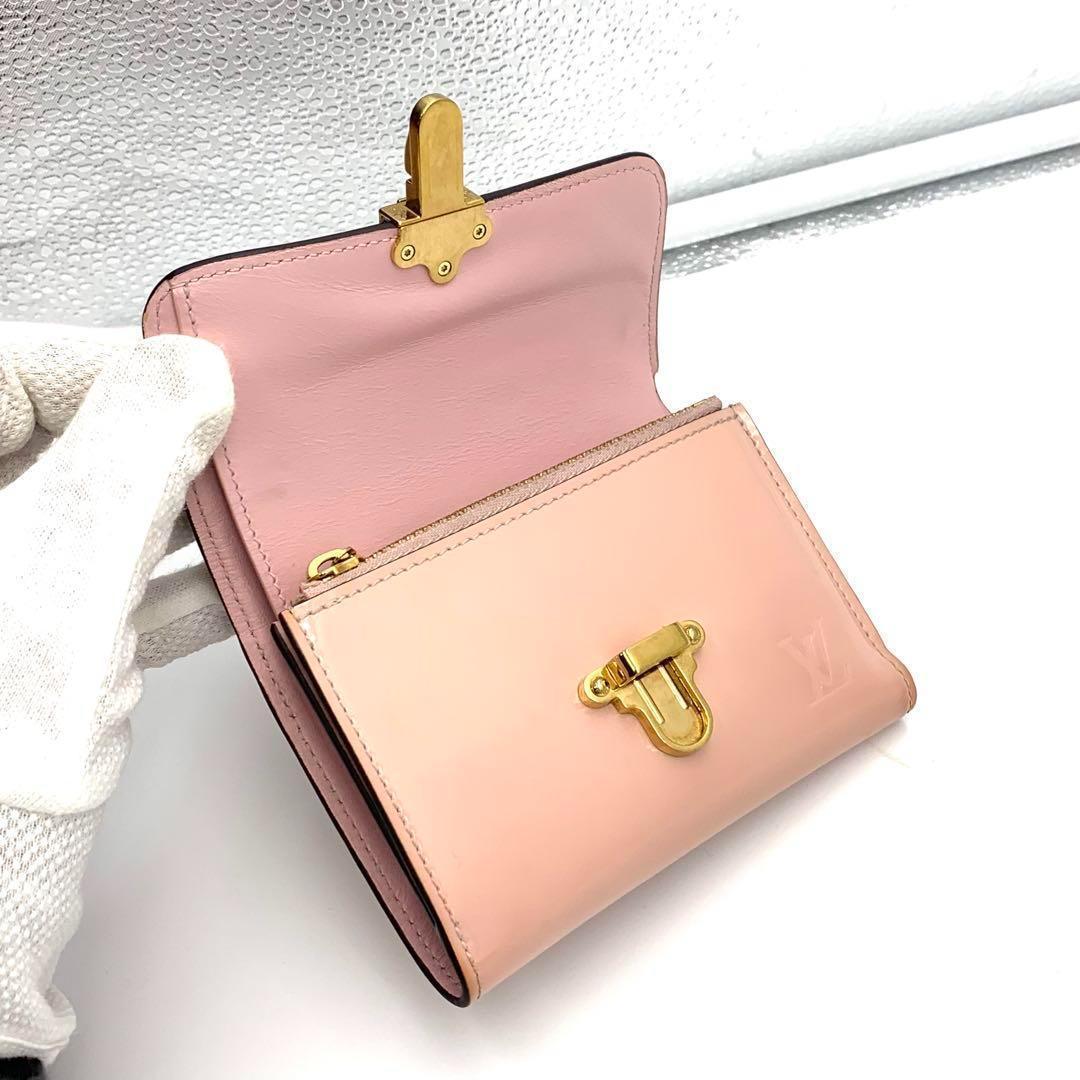美品❣️ ルイヴィトン モノグラム ヴェルニ チェリーウッド コンパクト I09