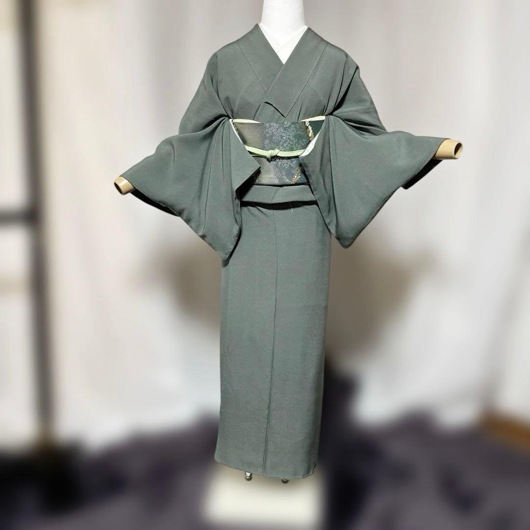 未使用近い 美品 袷 正絹 縮緬 色無地 フルセット 西陣唐織漆箔袋帯 未使用近い 美品 袷 正絹 縮緬 色無地 フルセット 西陣唐織漆箔袋帯